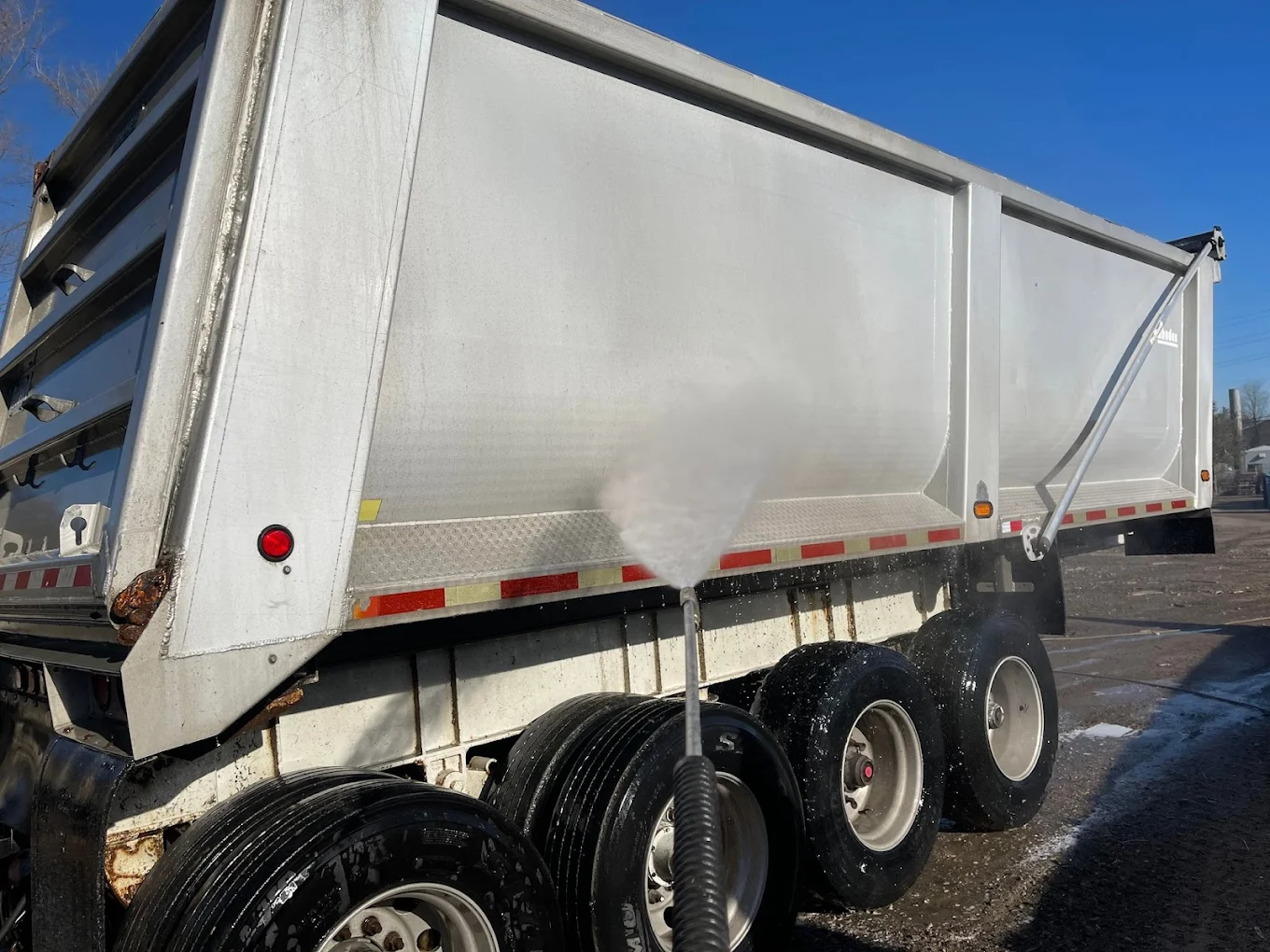 Expert fleet and mobile truck washing in Clarkston, MI